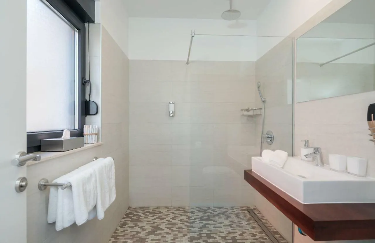 Villa Salt - 10 People, Heated Pool, Trogir, Near Beach & Split Airport 0*, Τρογκίρ