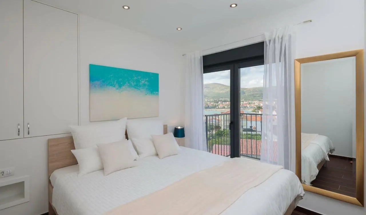 Villa Salt - 10 People, Heated Pool, Trogir, Near Beach & Split Airport Κροατία