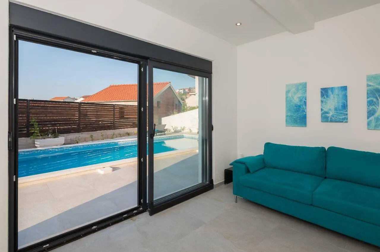 Villa Salt - 10 People, Heated Pool, Trogir, Near Beach & Split Airport 0*, Trogir Croatia