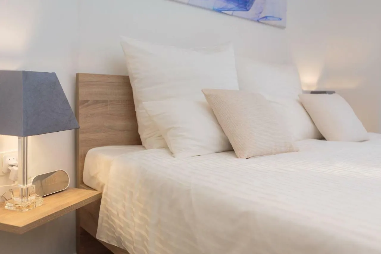 Villa Salt - 10 People, Heated Pool, Trogir, Near Beach & Split Airport  Trogir