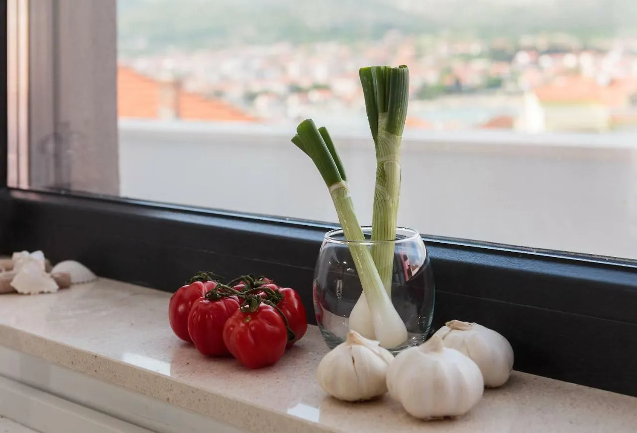 Villa Salt - 10 People, Heated Pool, Trogir, Near Beach & Split Airport