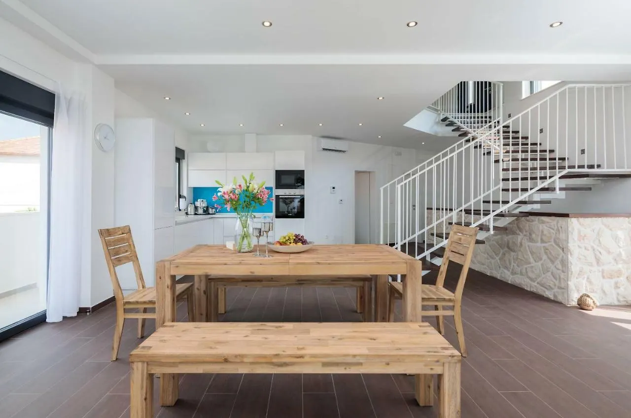 Villa Salt - 10 People, Heated Pool, Trogir, Near Beach & Split Airport Croatia